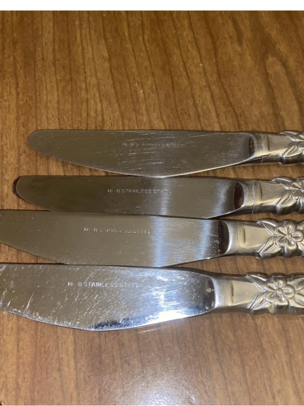 Stainless Steel 4 Piece Japan Rose-Daisy Pattern Knives Silverware Flatware 18-8 - Picture 3 of 7